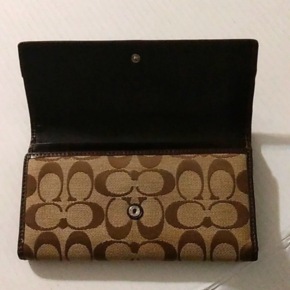 GUC Classic COACH Signature Mahogany/Khaki Large Checkbook Wallet~Rare - Picture 10 of 14